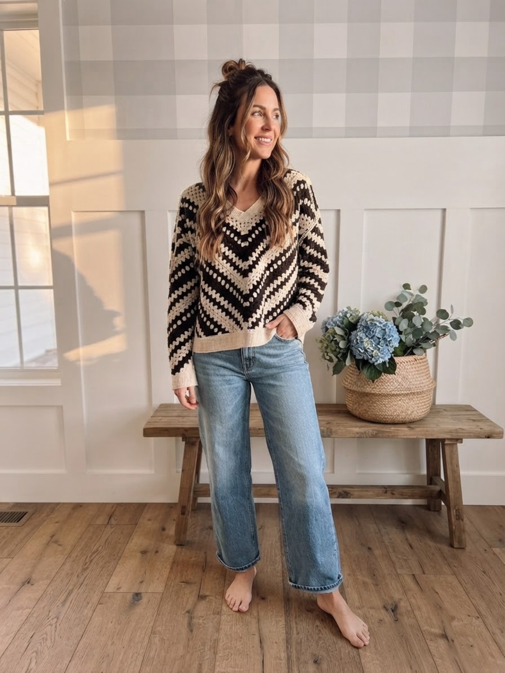 Mexx Black & Cream Chevron V-Neck Knit Sweater Medium
